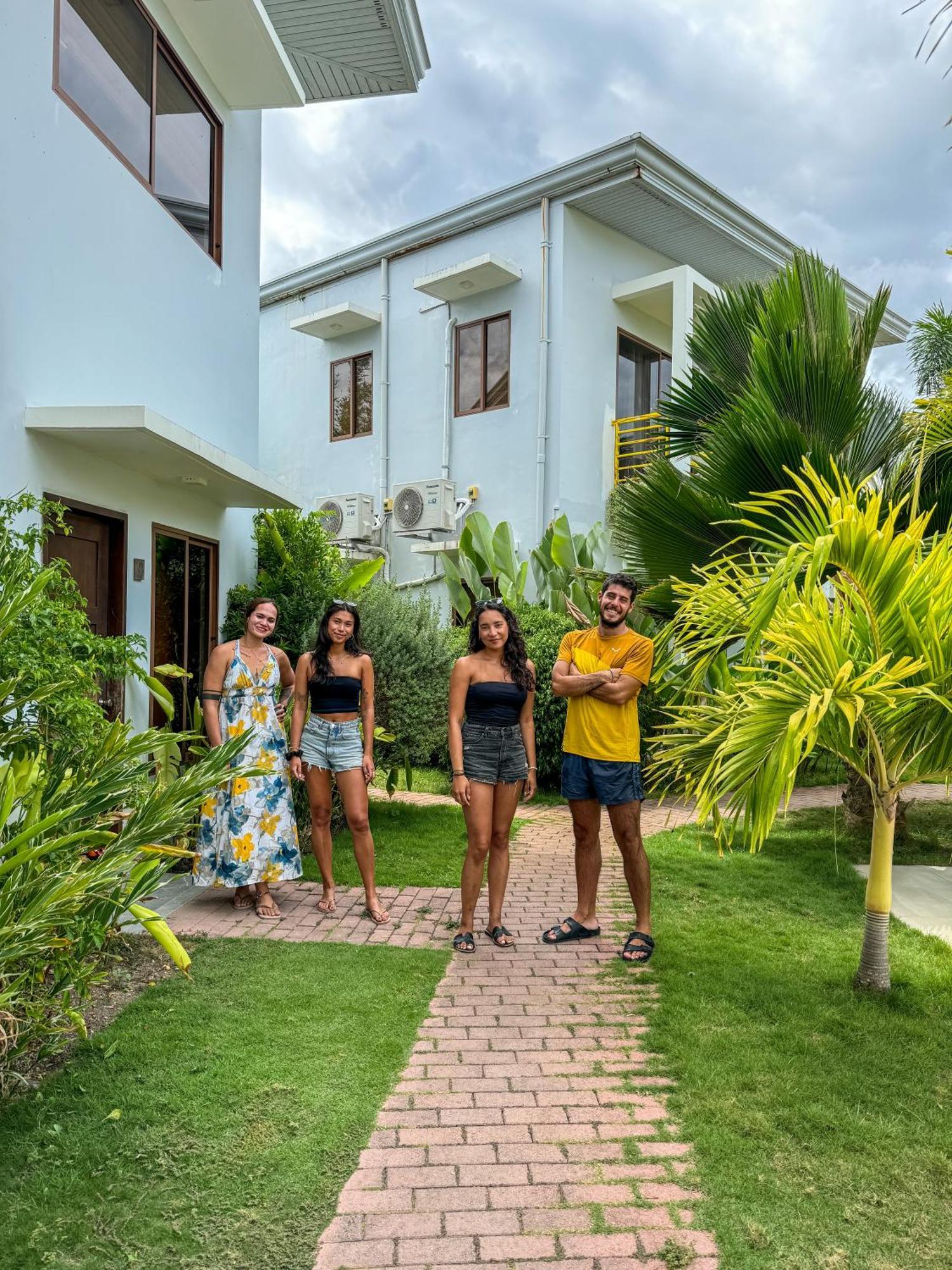 Red Picnic Hostel Panglao-stad Buitenkant foto